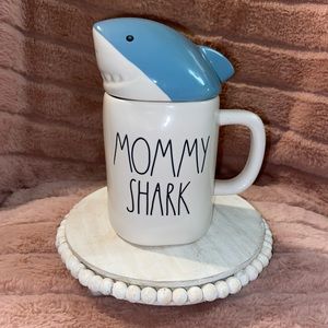 Rae Dunn mommy shark mug with topper